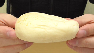 もっちチーズパン(セブンイレブン×山崎製パン)2